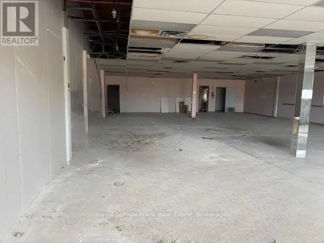 102B - 114 DUNDAS STREET E #102B