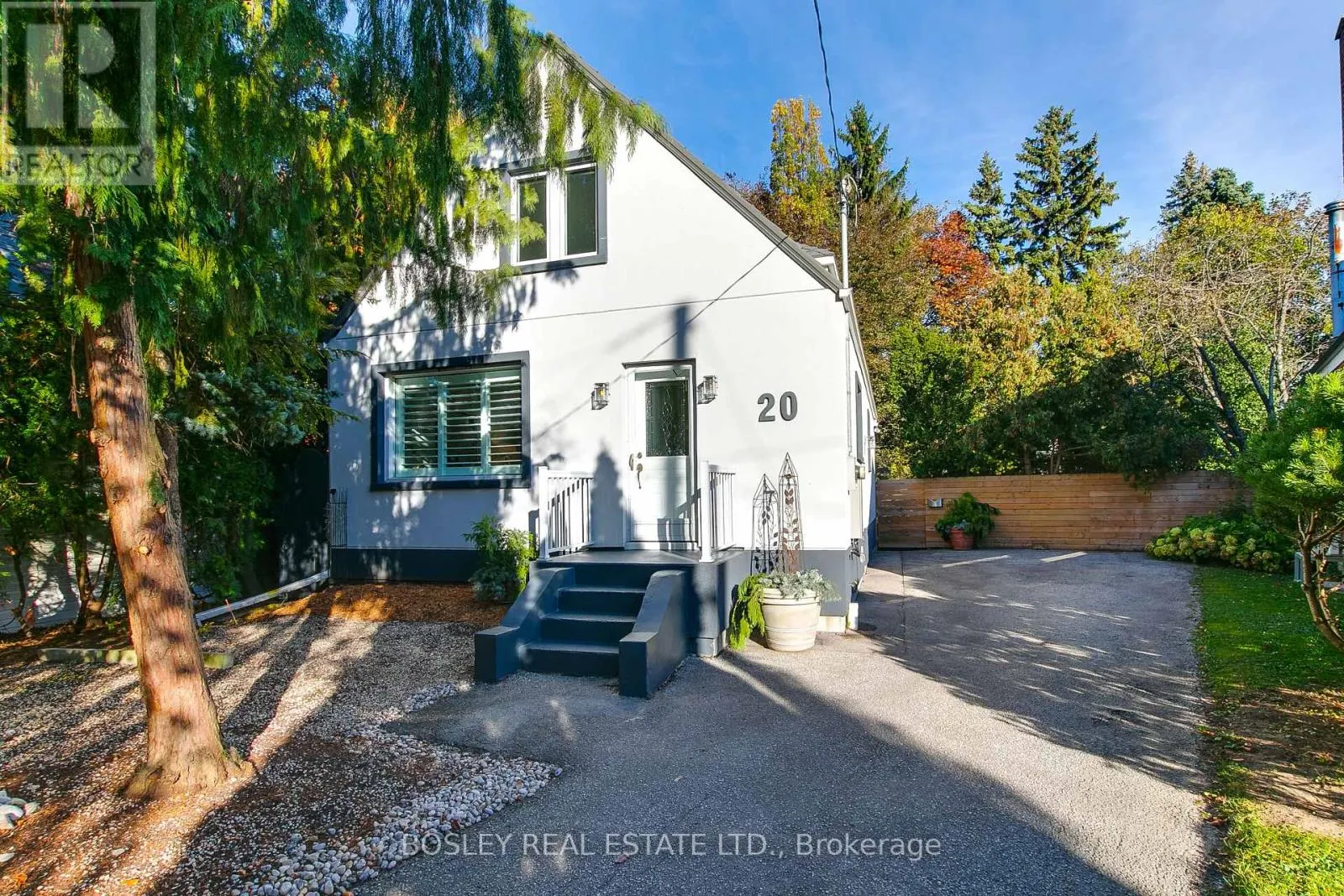 20 CLAIRLEA CRESCENT