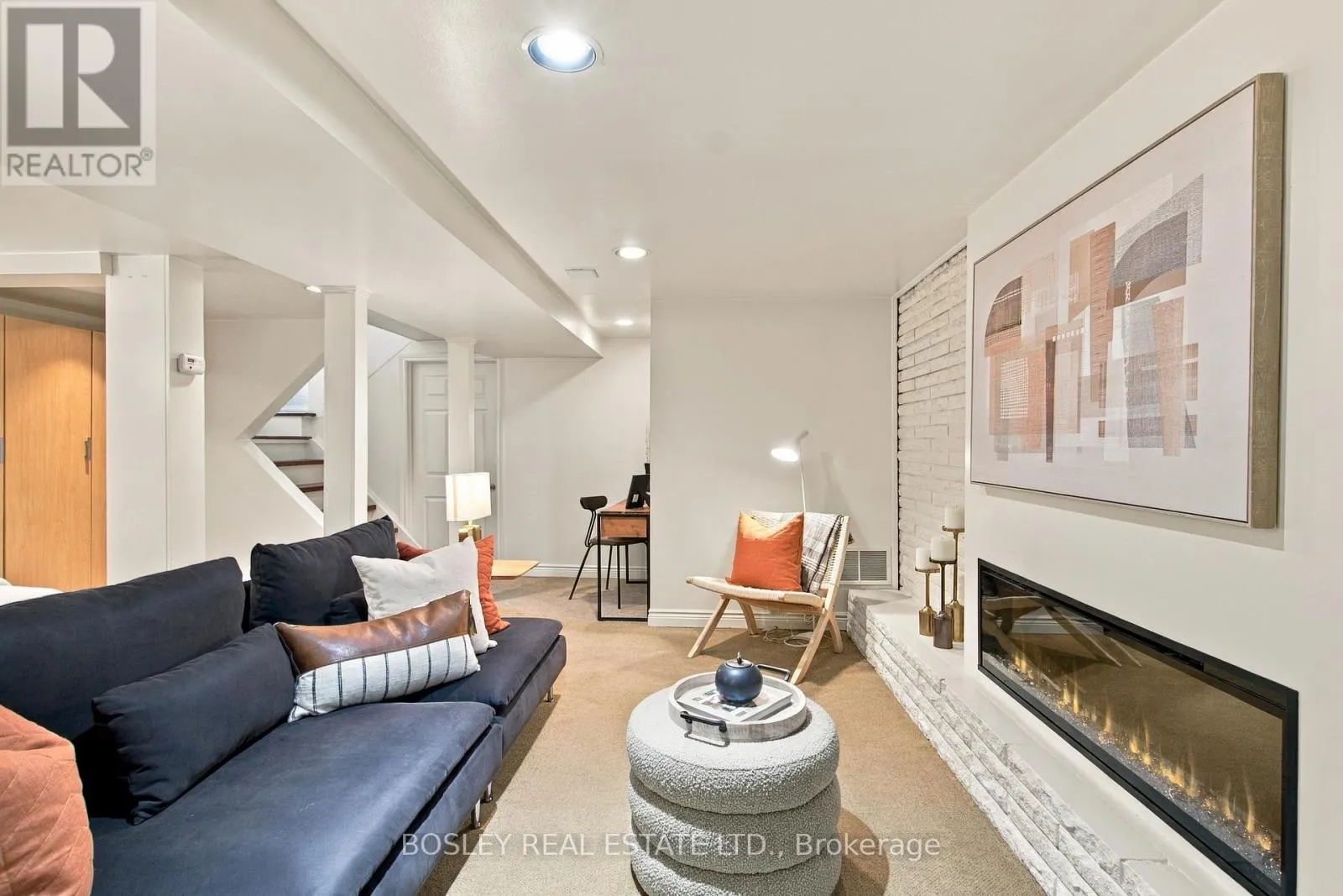 20 CLAIRLEA CRESCENT