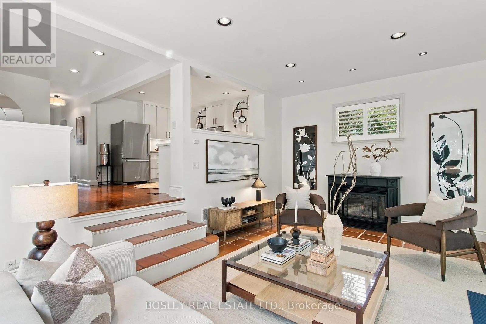 20 CLAIRLEA CRESCENT