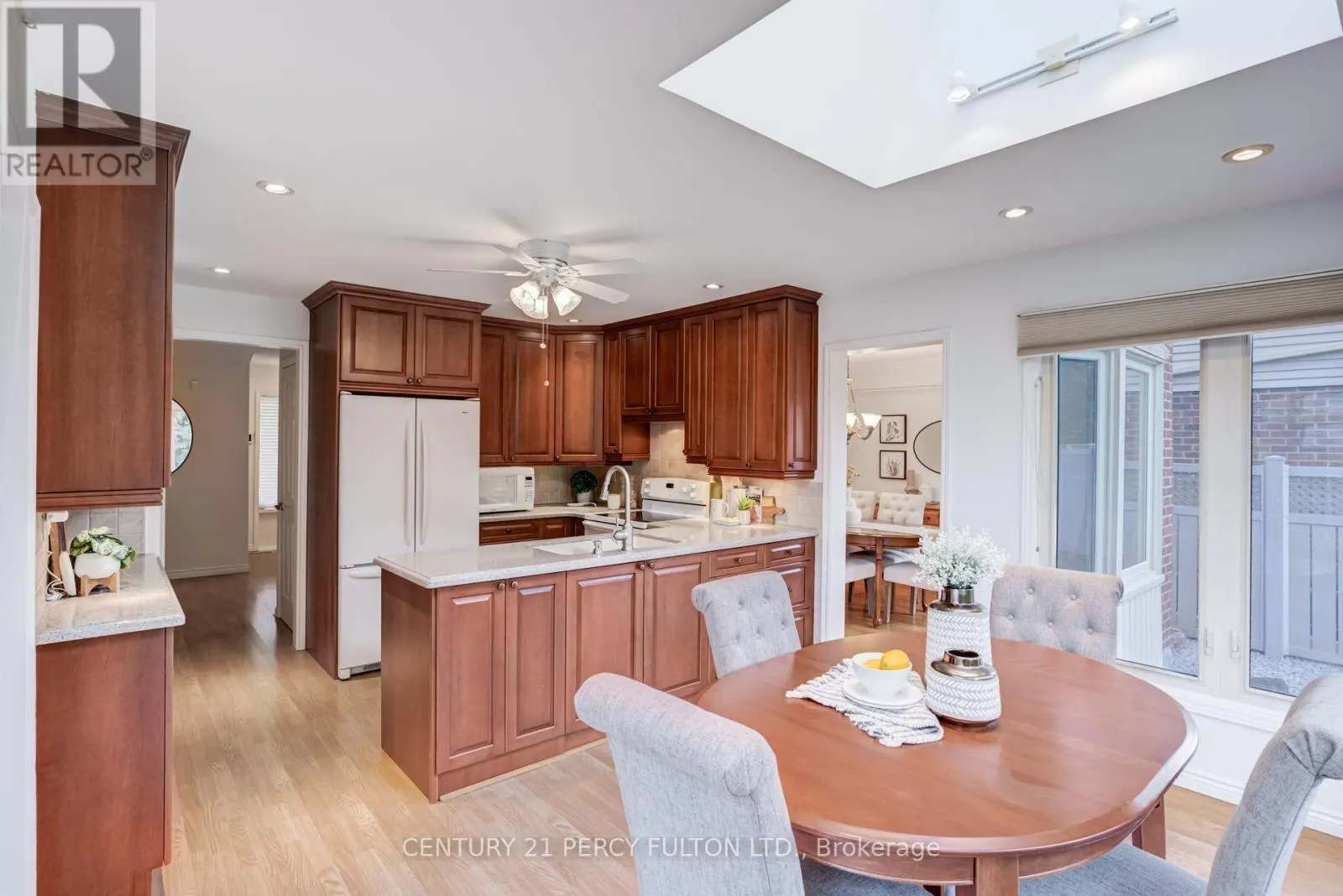 1204 BRAMBLEWOOD COURT