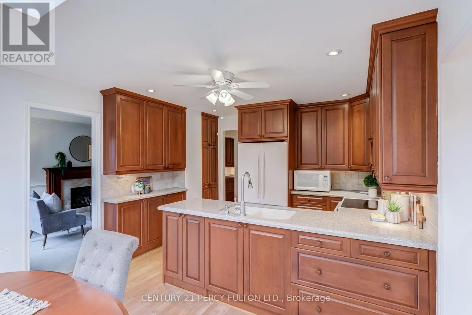 1204 BRAMBLEWOOD COURT