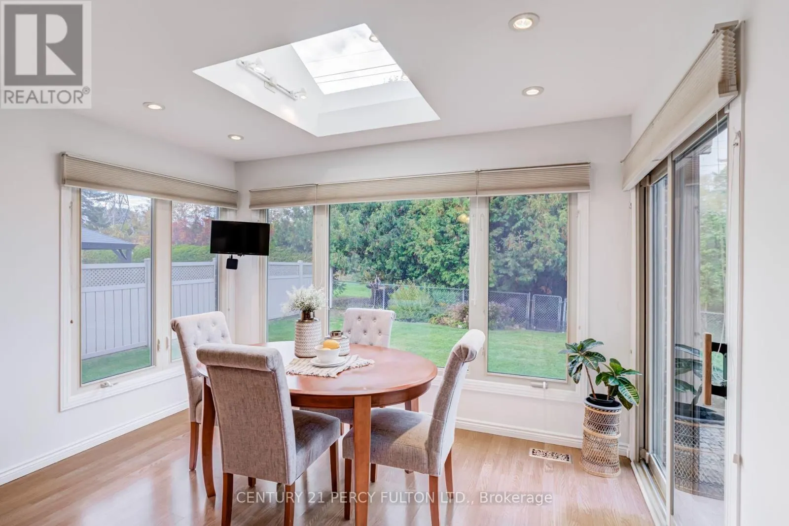 1204 BRAMBLEWOOD COURT