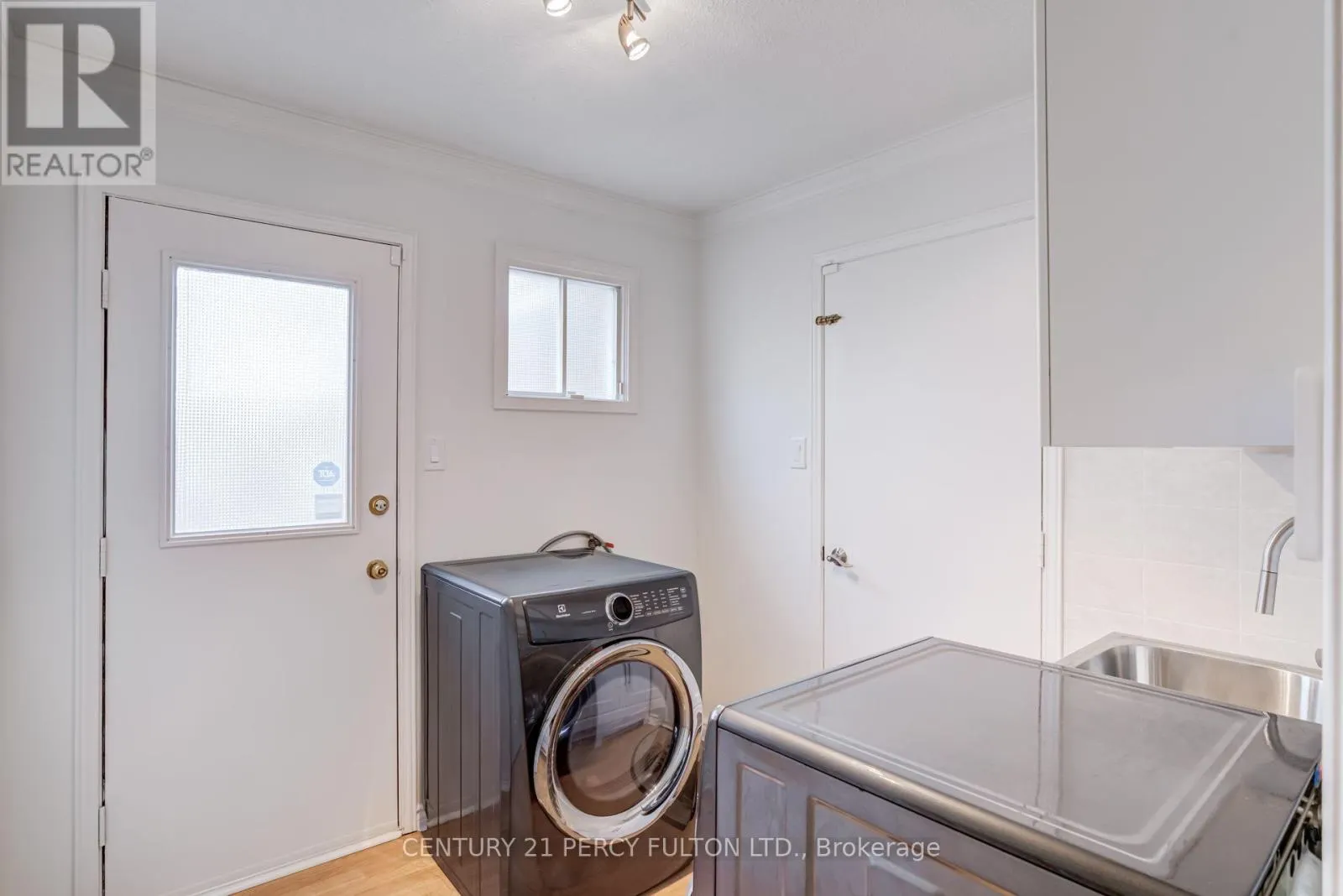 1204 BRAMBLEWOOD COURT