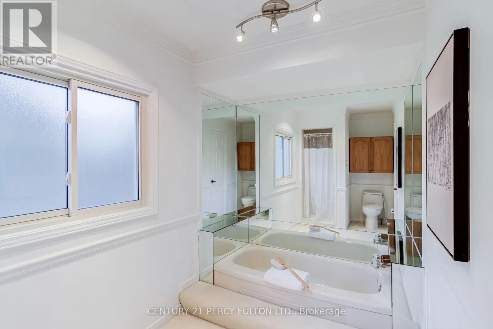 1204 BRAMBLEWOOD COURT