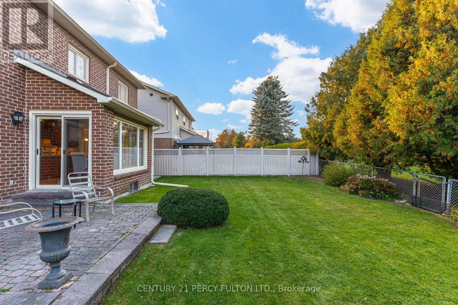 1204 BRAMBLEWOOD COURT