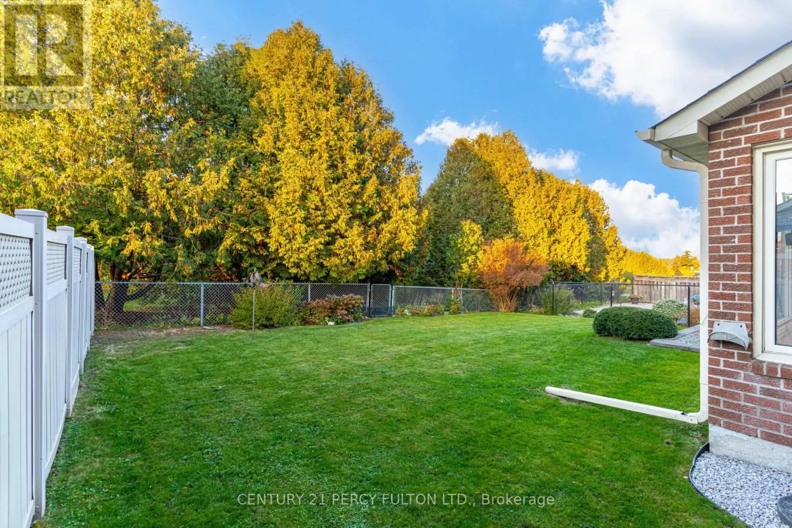 1204 BRAMBLEWOOD COURT