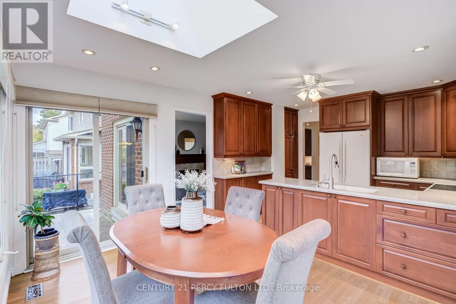 1204 BRAMBLEWOOD COURT
