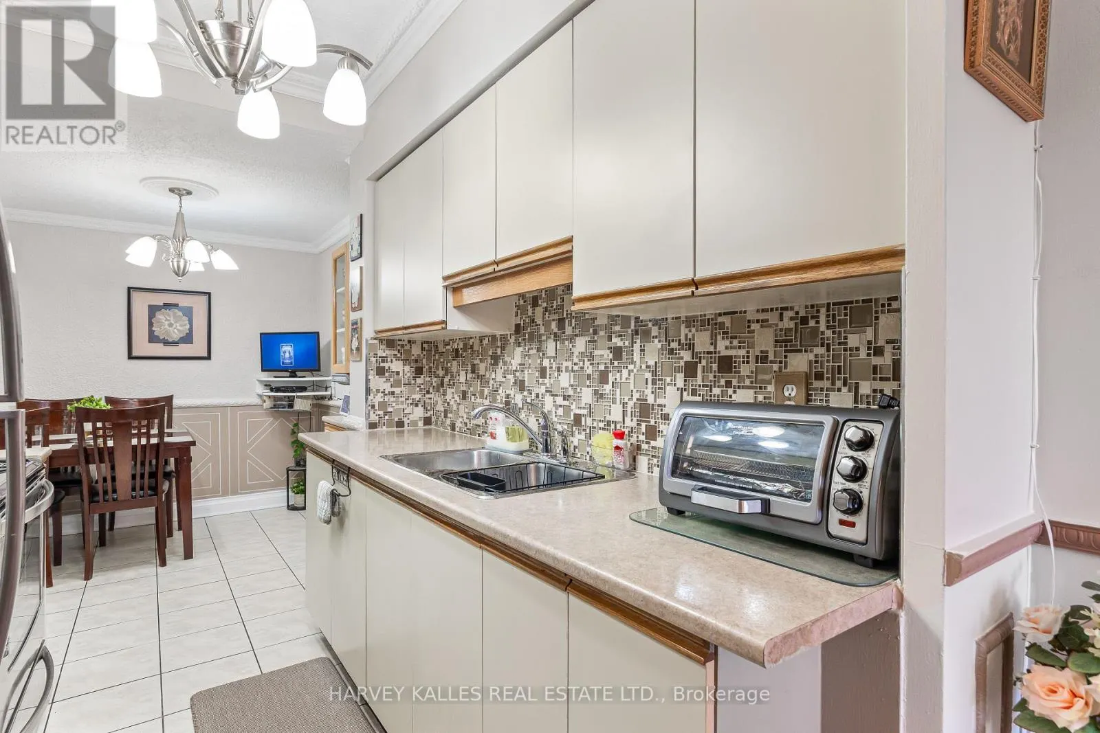 301 - 10 CRESCENT TOWN ROAD