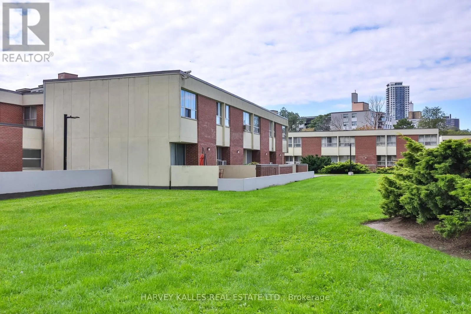 301 - 10 CRESCENT TOWN ROAD