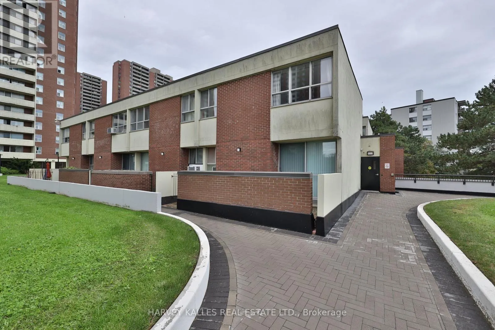 301 - 10 CRESCENT TOWN ROAD