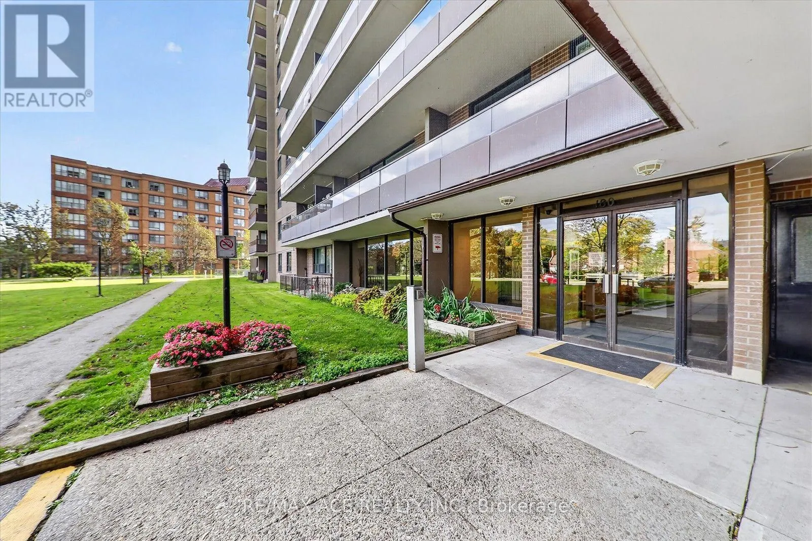 311 - 180 MARKHAM ROAD