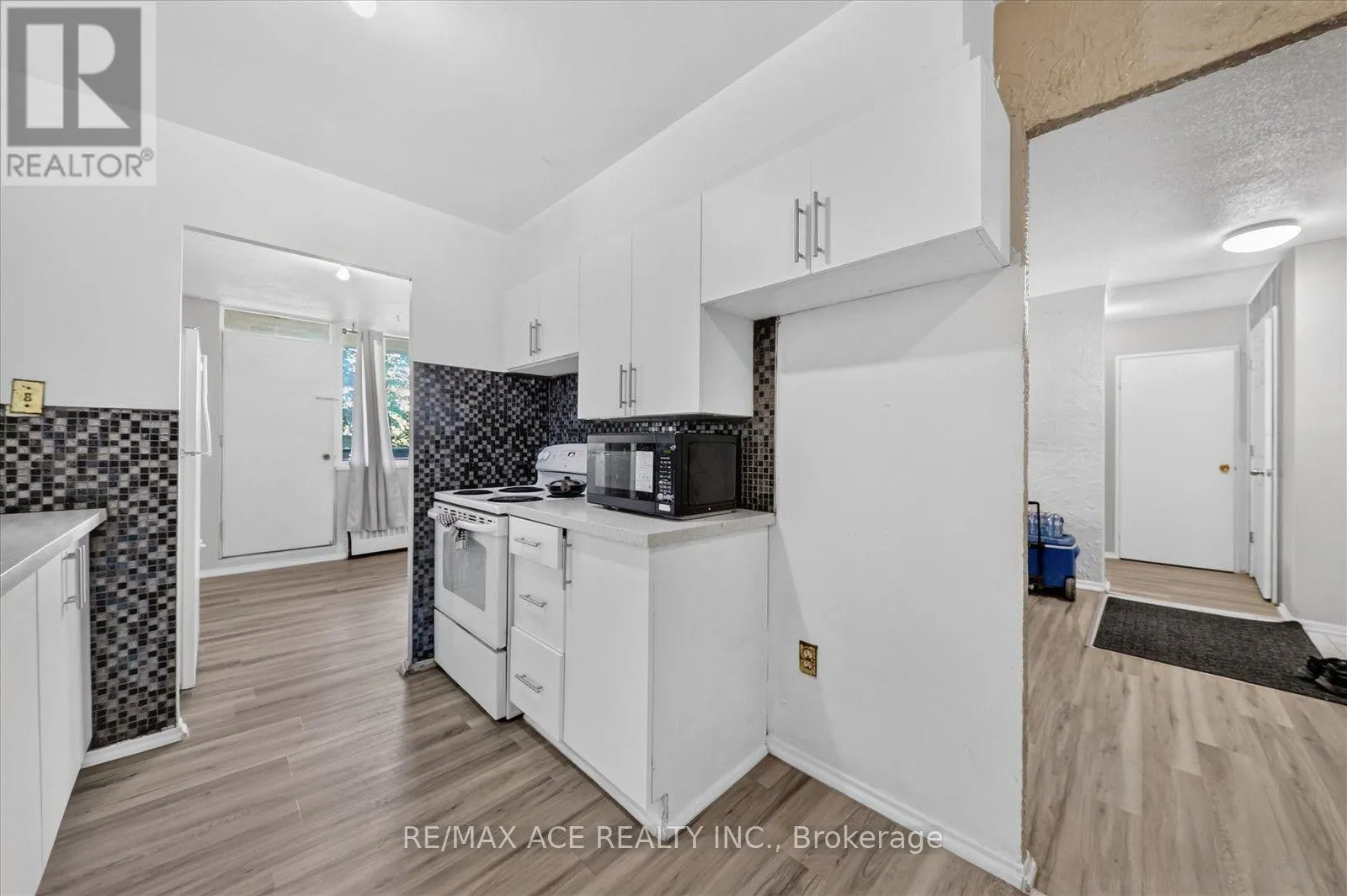 311 - 180 MARKHAM ROAD