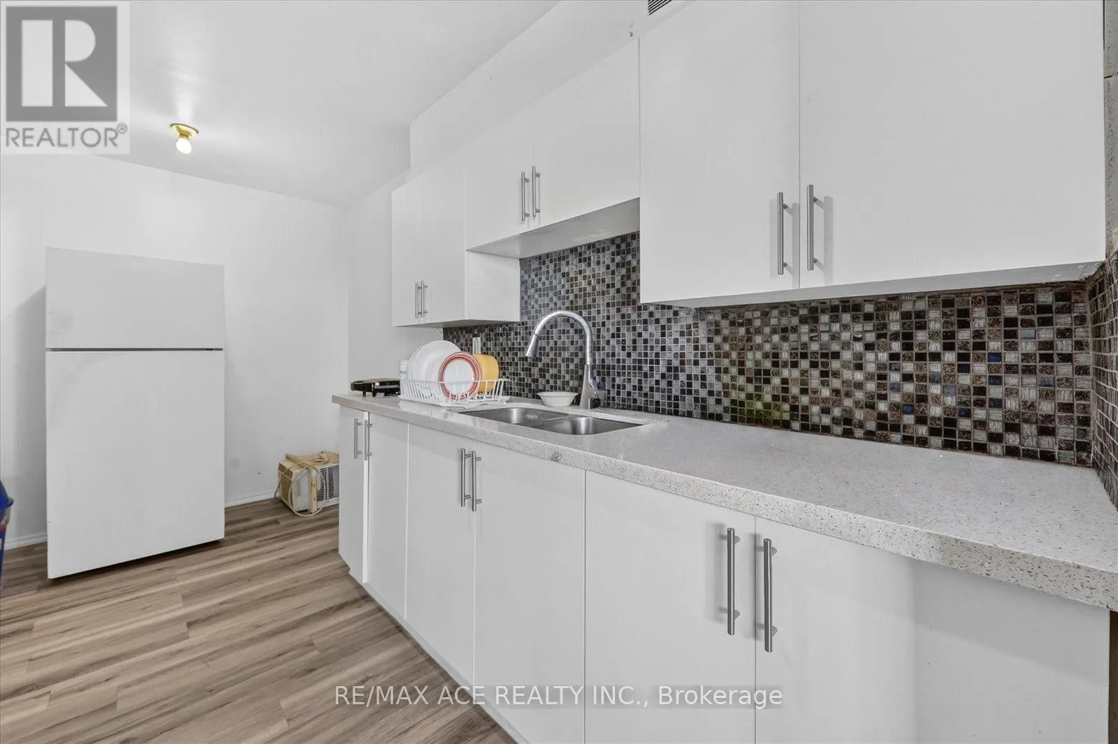 311 - 180 MARKHAM ROAD