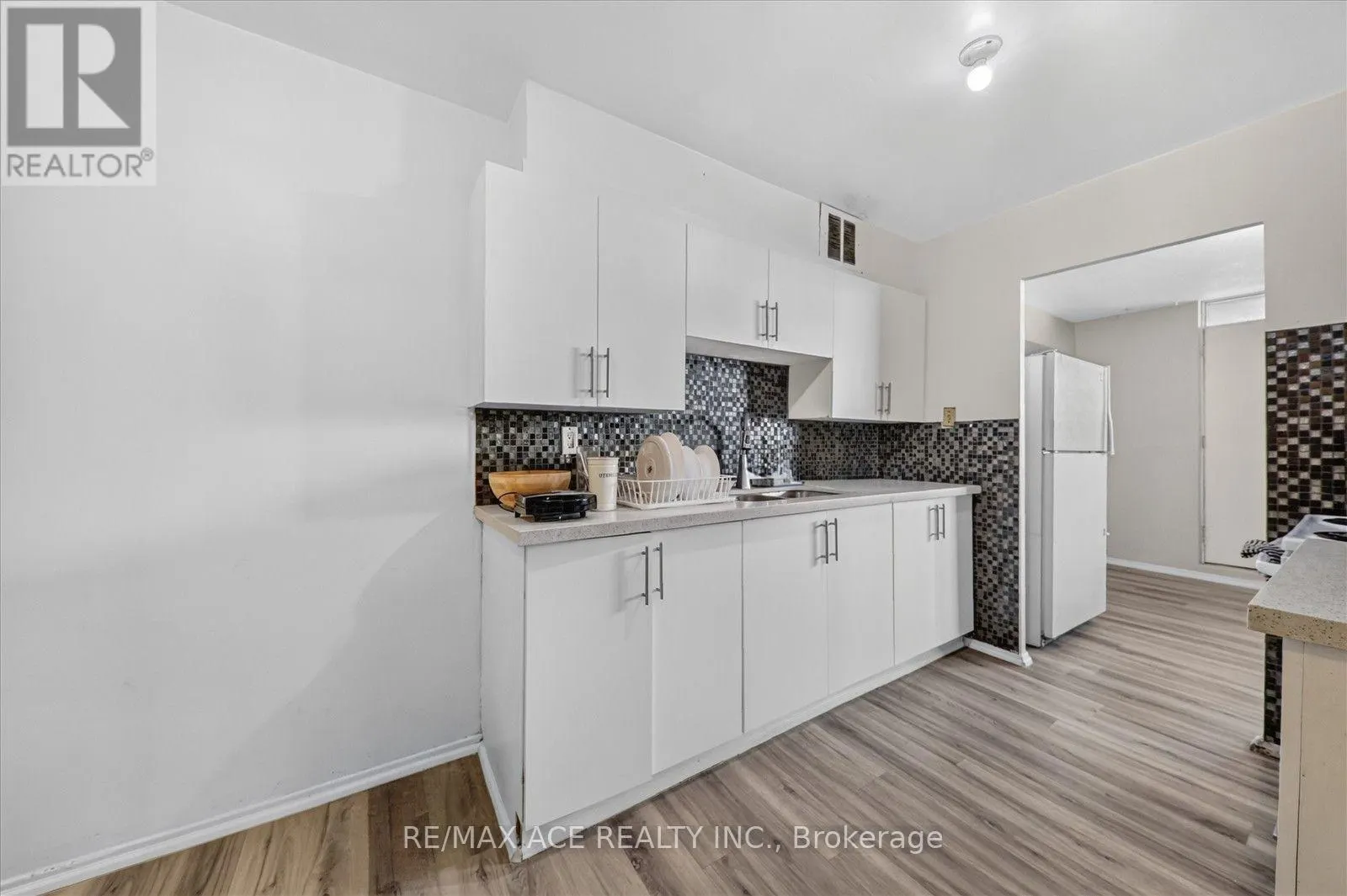 311 - 180 MARKHAM ROAD