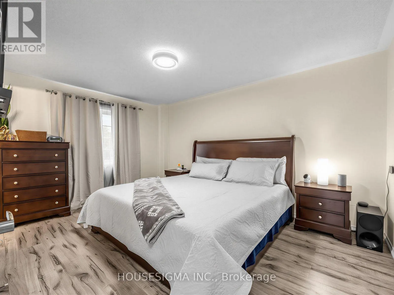 554 ALDERSHOT DRIVE