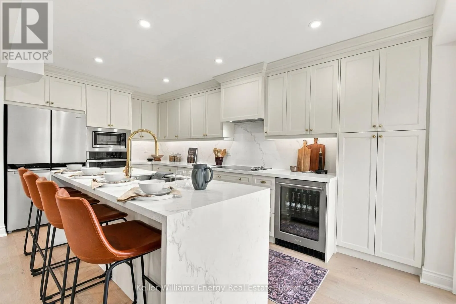 43 LUNNEY CRESCENT