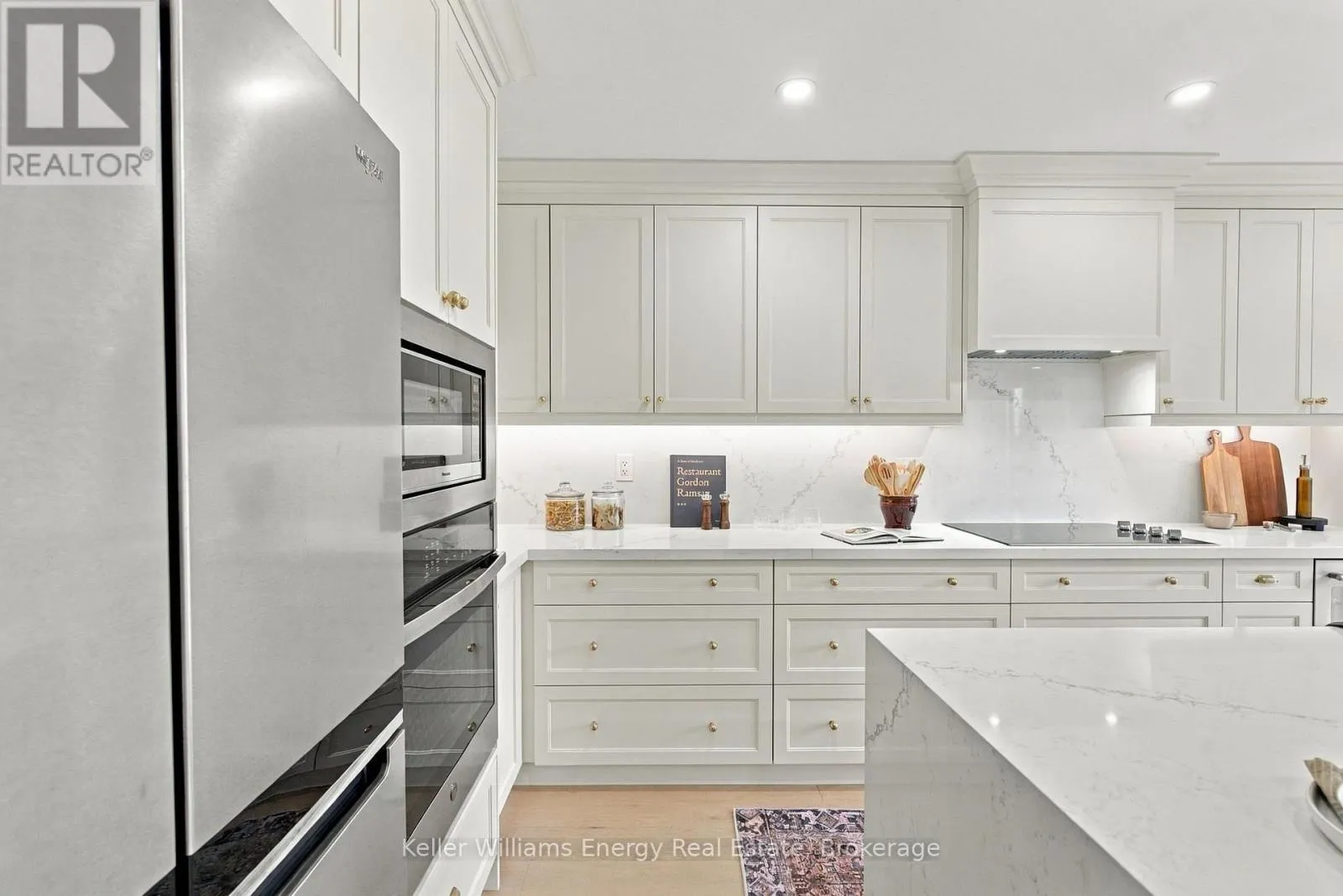 43 LUNNEY CRESCENT