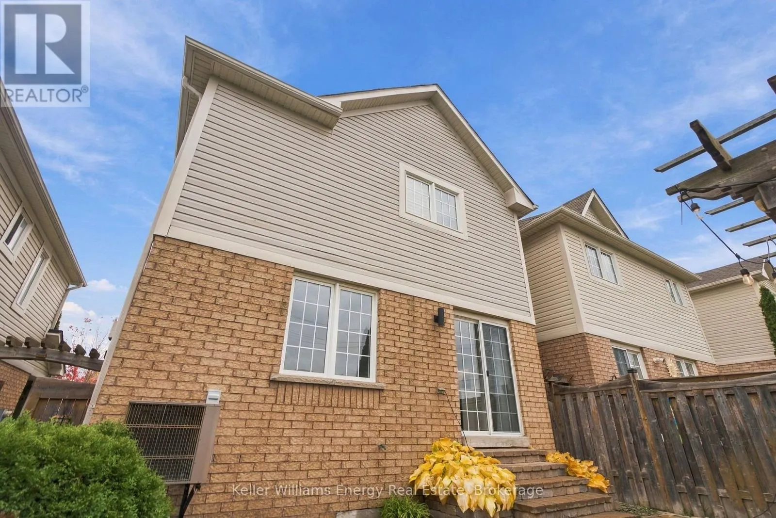 43 LUNNEY CRESCENT