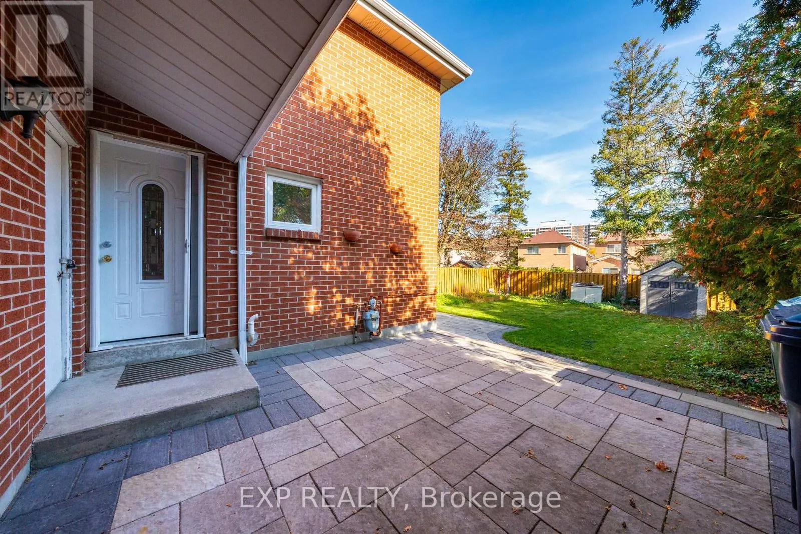 74 LONGFORD CRESCENT