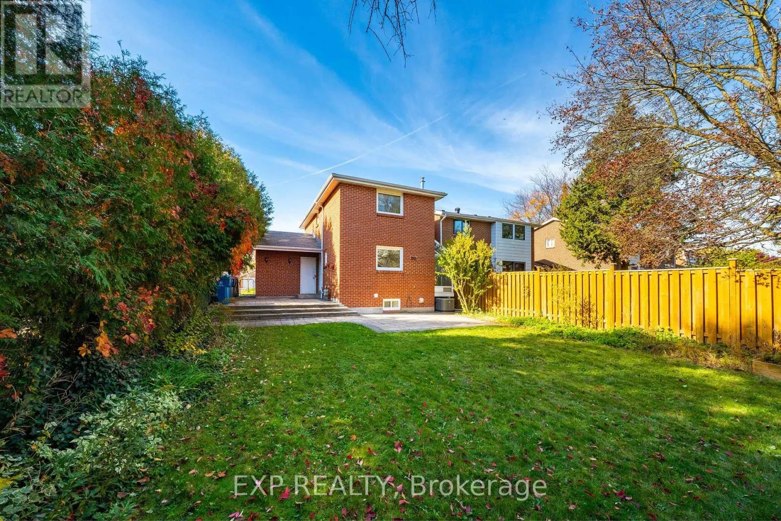 74 LONGFORD CRESCENT
