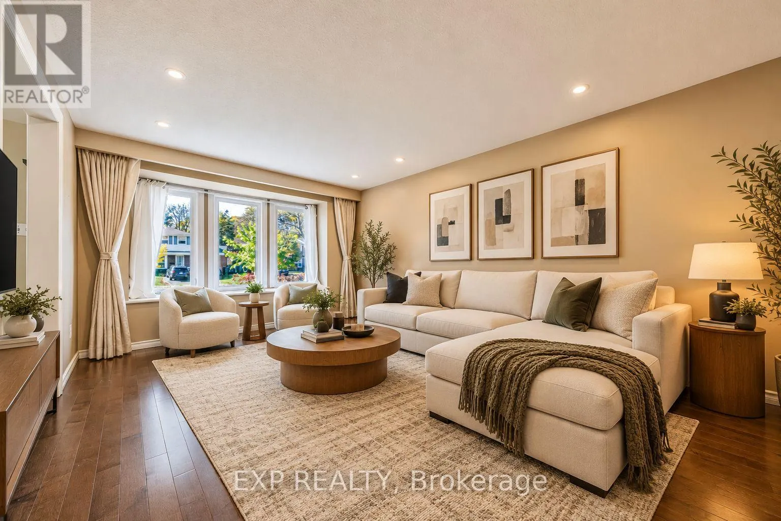 74 LONGFORD CRESCENT