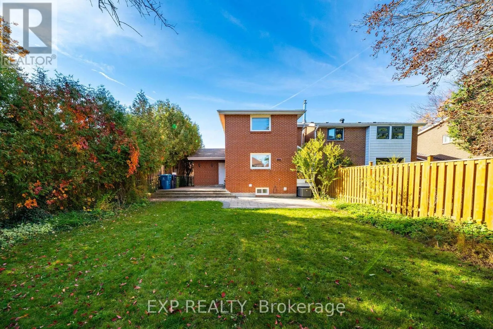 74 LONGFORD CRESCENT