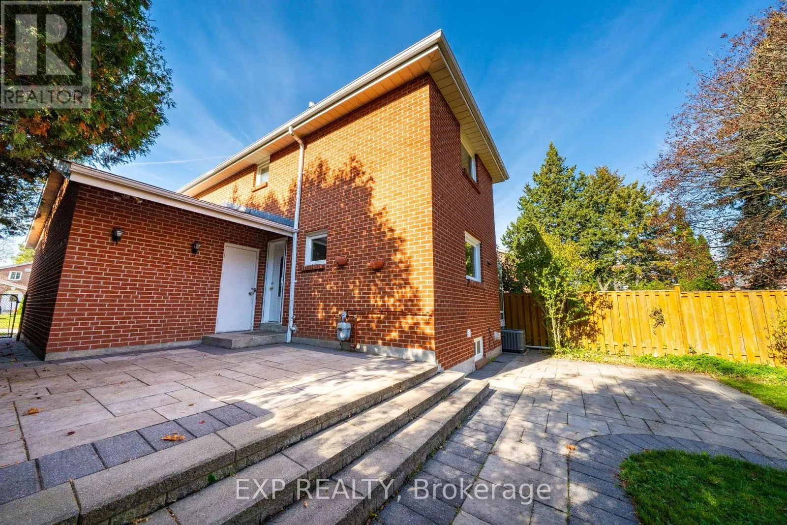 74 LONGFORD CRESCENT