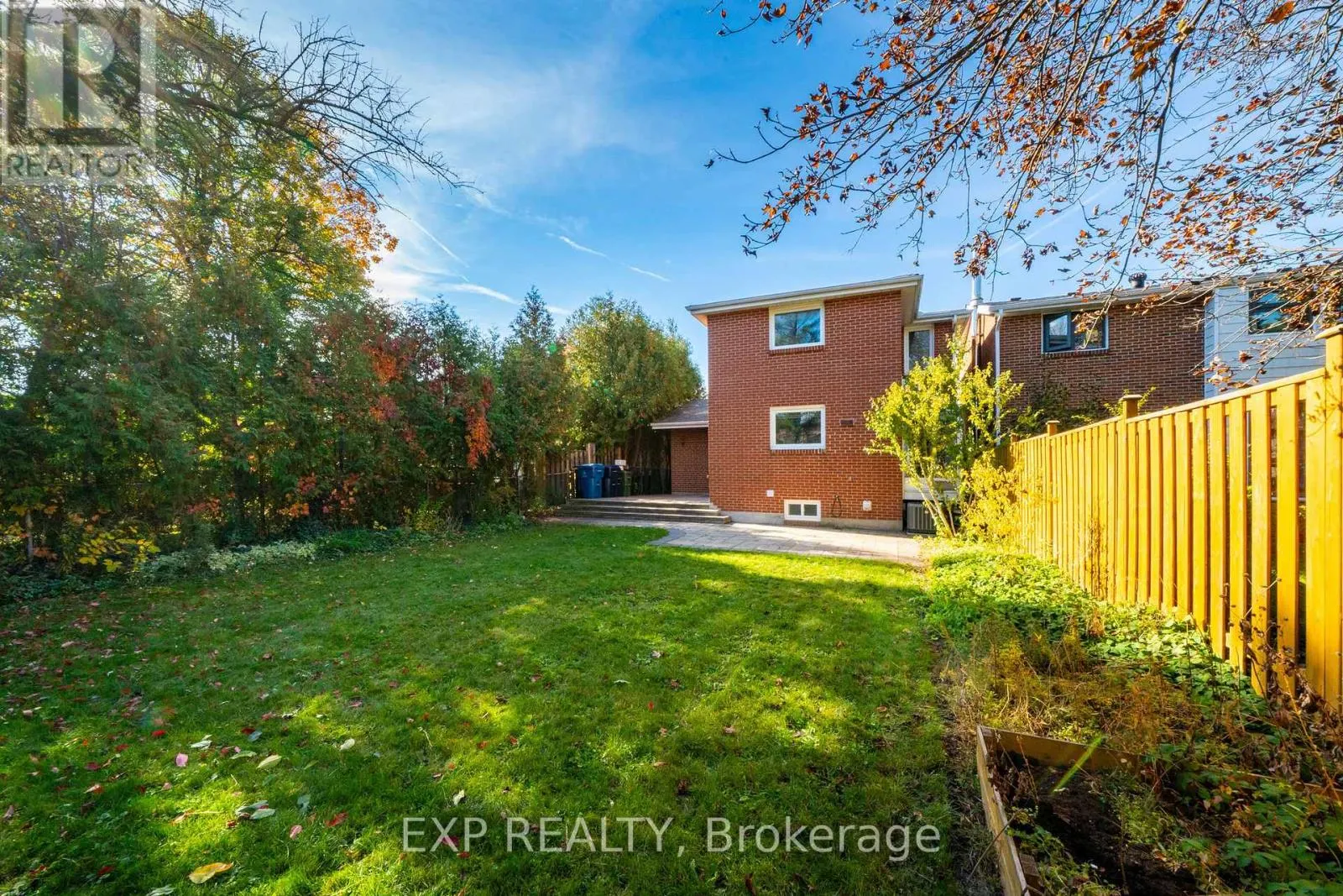 74 LONGFORD CRESCENT