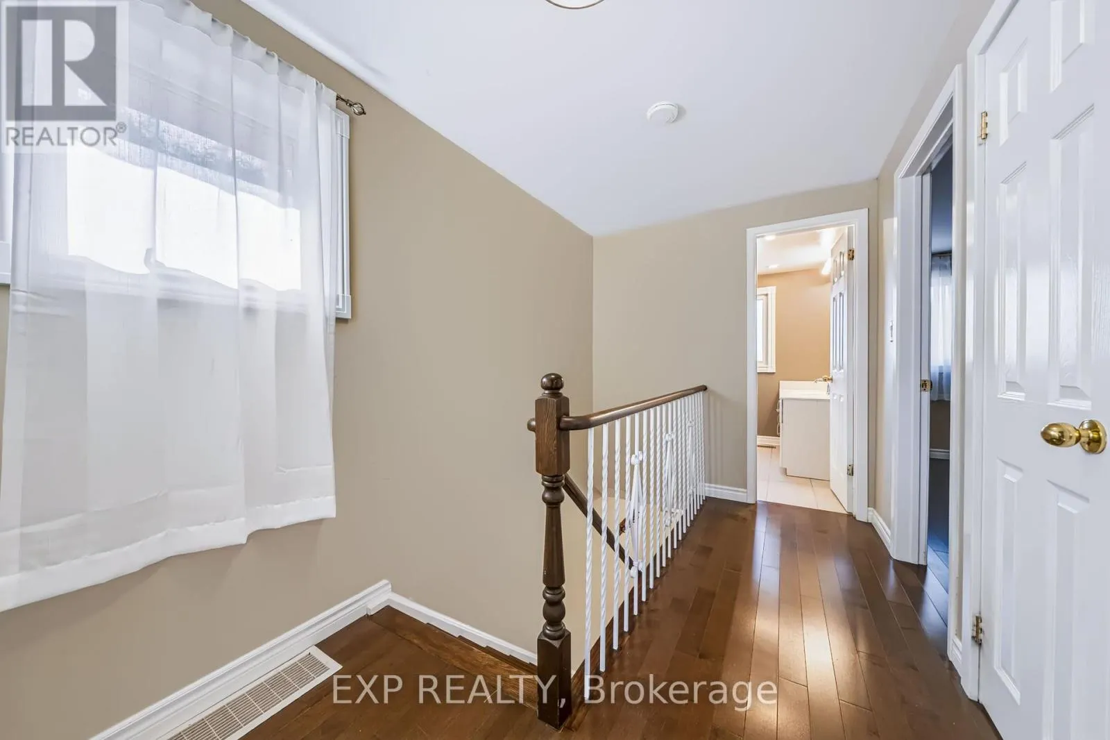 74 LONGFORD CRESCENT