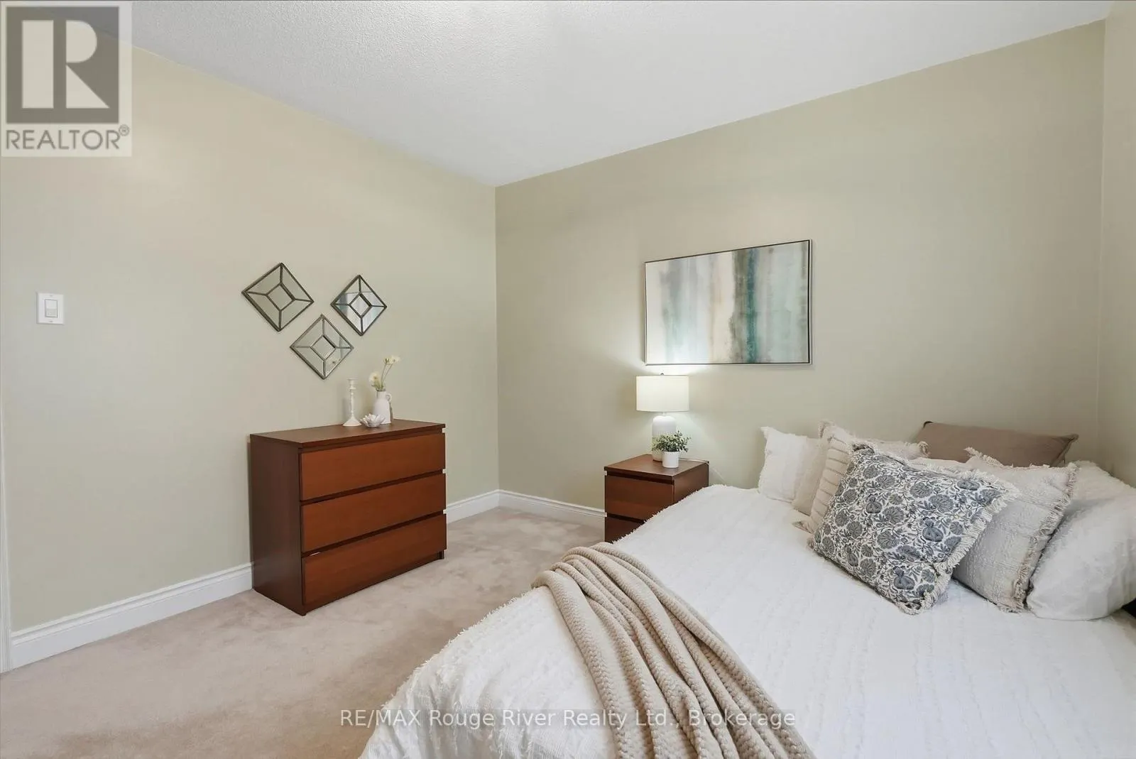104 FENCEROW DRIVE