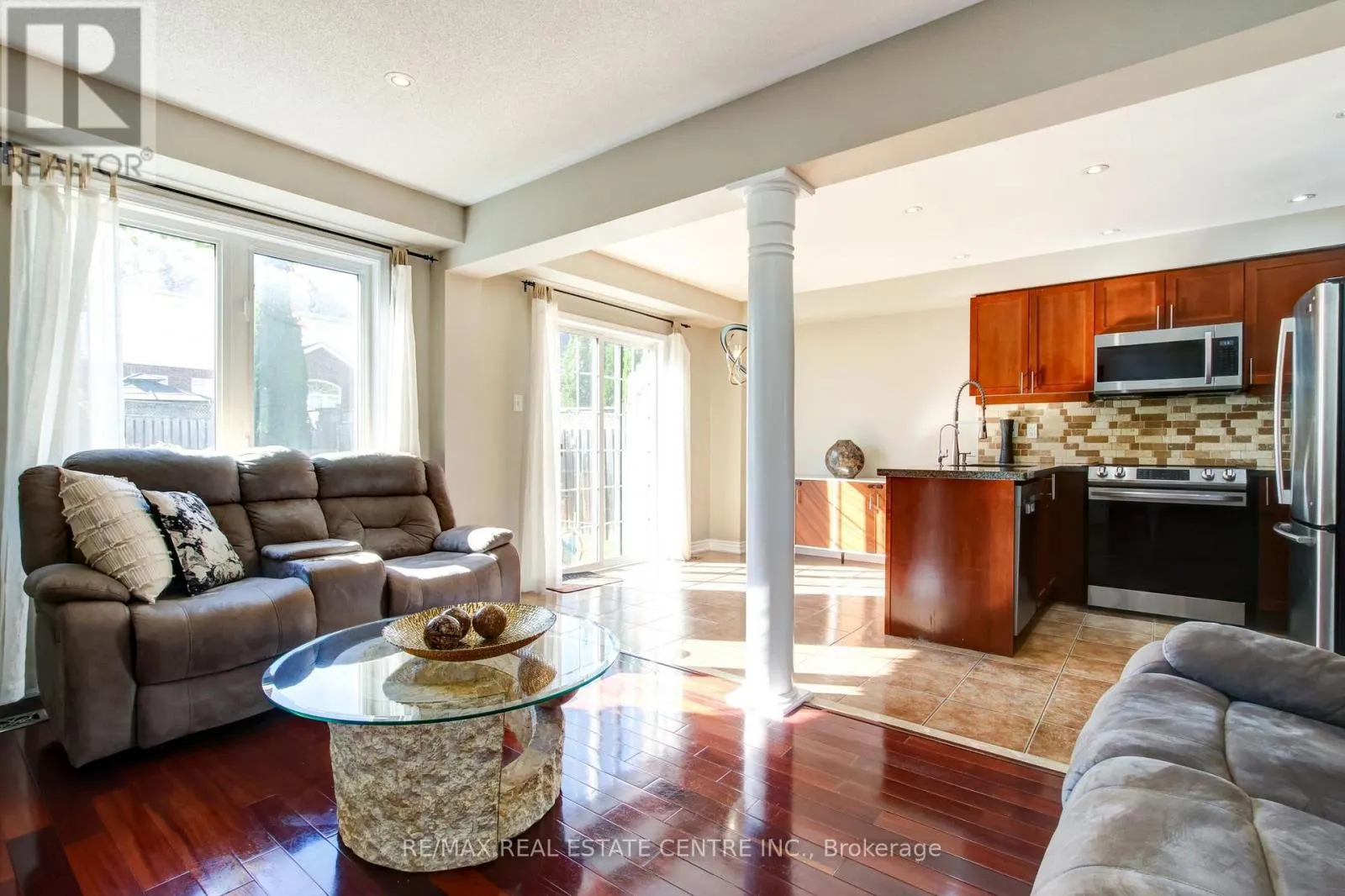 123 LUNNEY CRESCENT