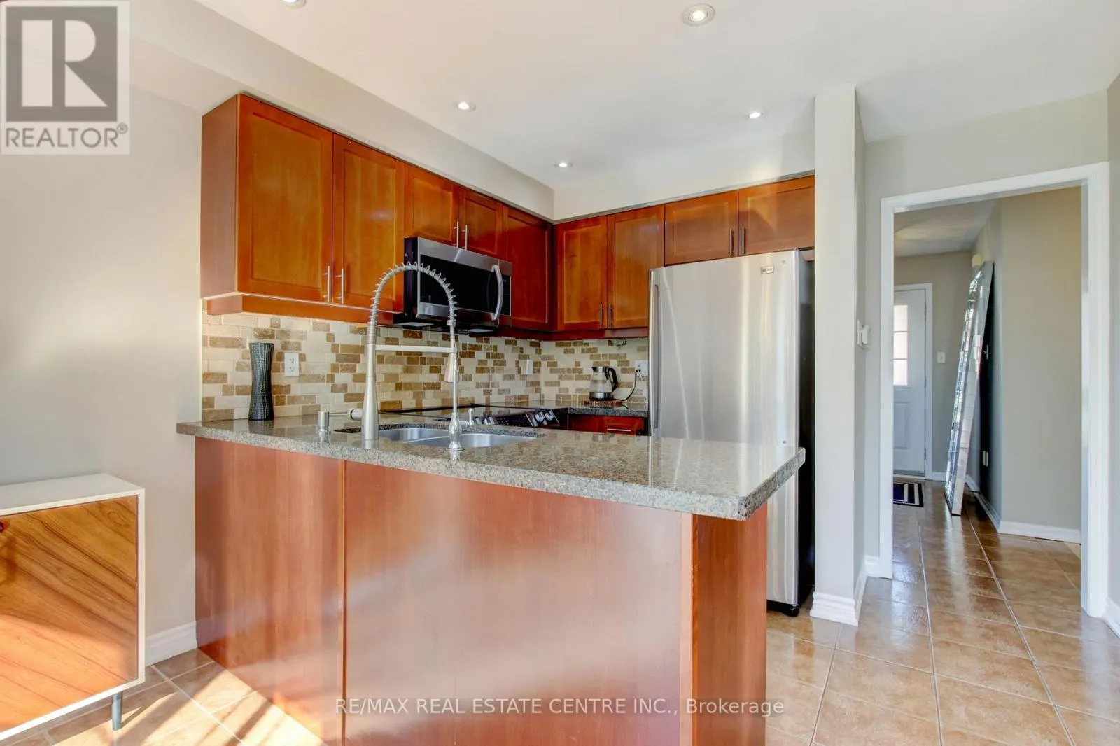 123 LUNNEY CRESCENT