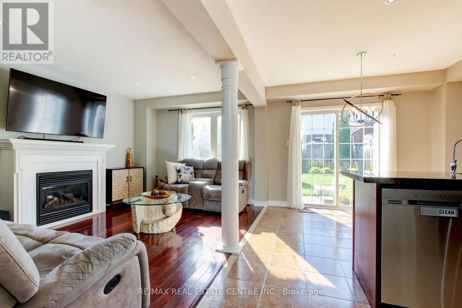 123 LUNNEY CRESCENT