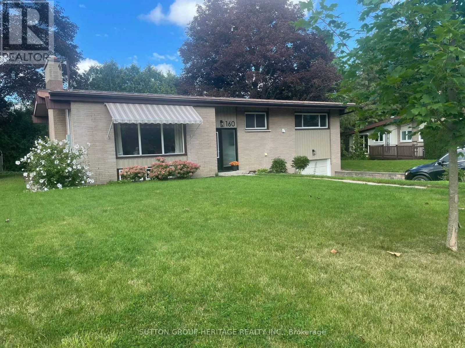 160 LAUREL COURT
