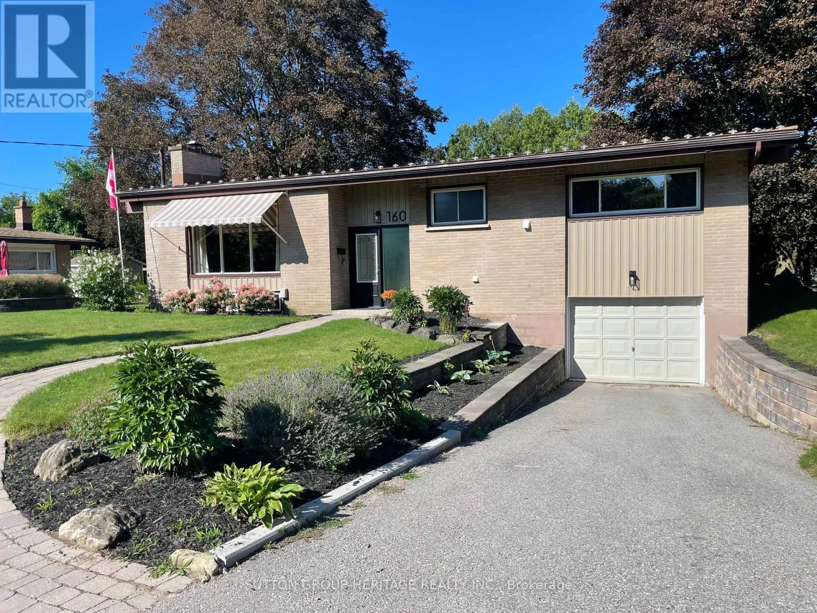 160 LAUREL COURT