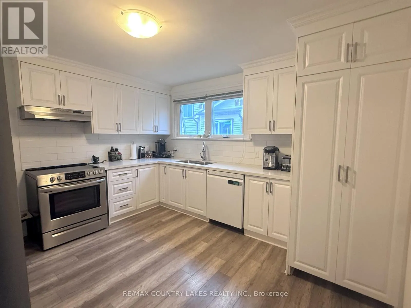 403 WALNUT STREET W
