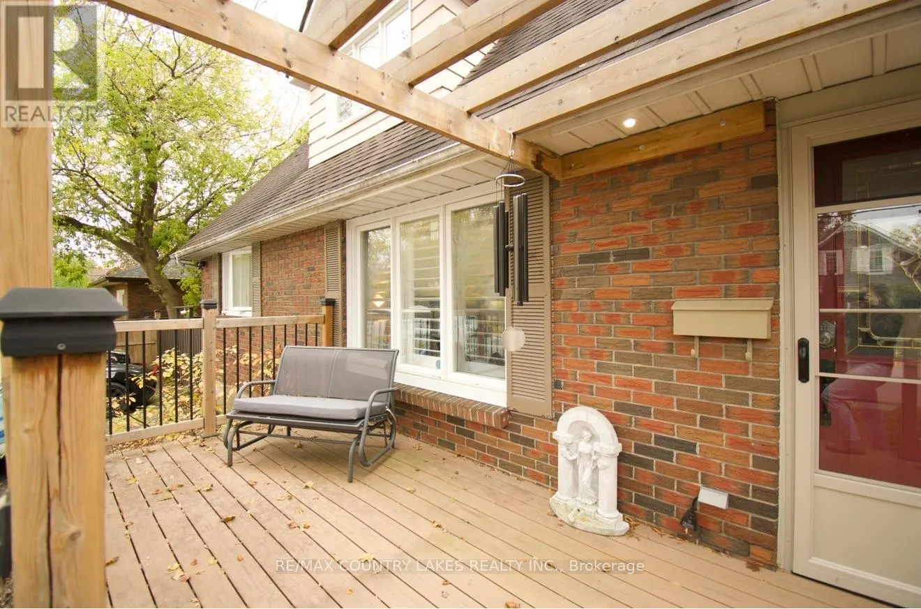 403 WALNUT STREET W