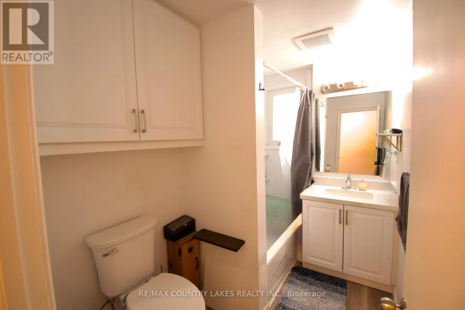 403 WALNUT STREET W