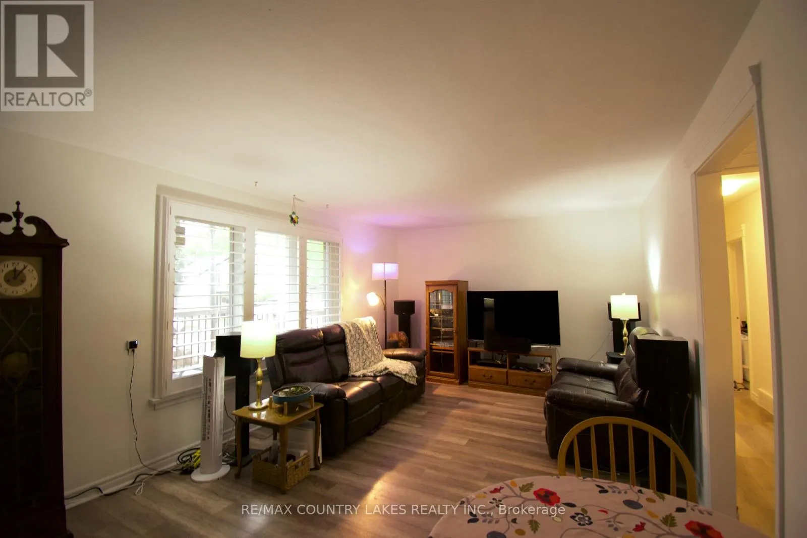 403 WALNUT STREET W