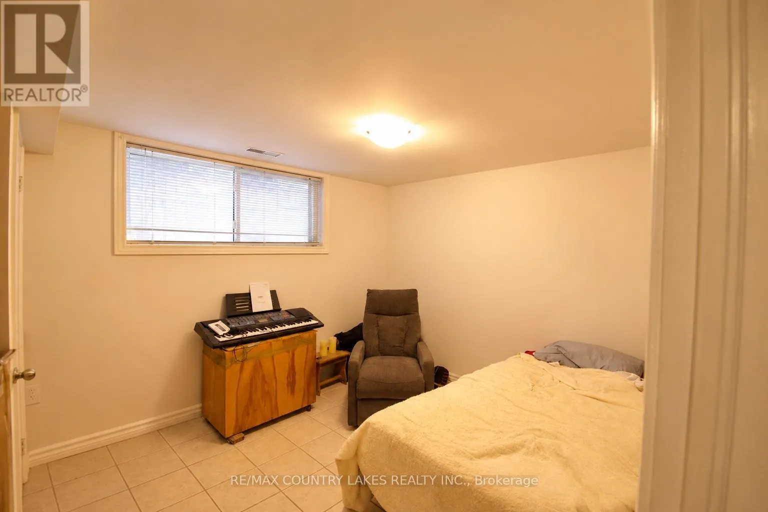 403 WALNUT STREET W