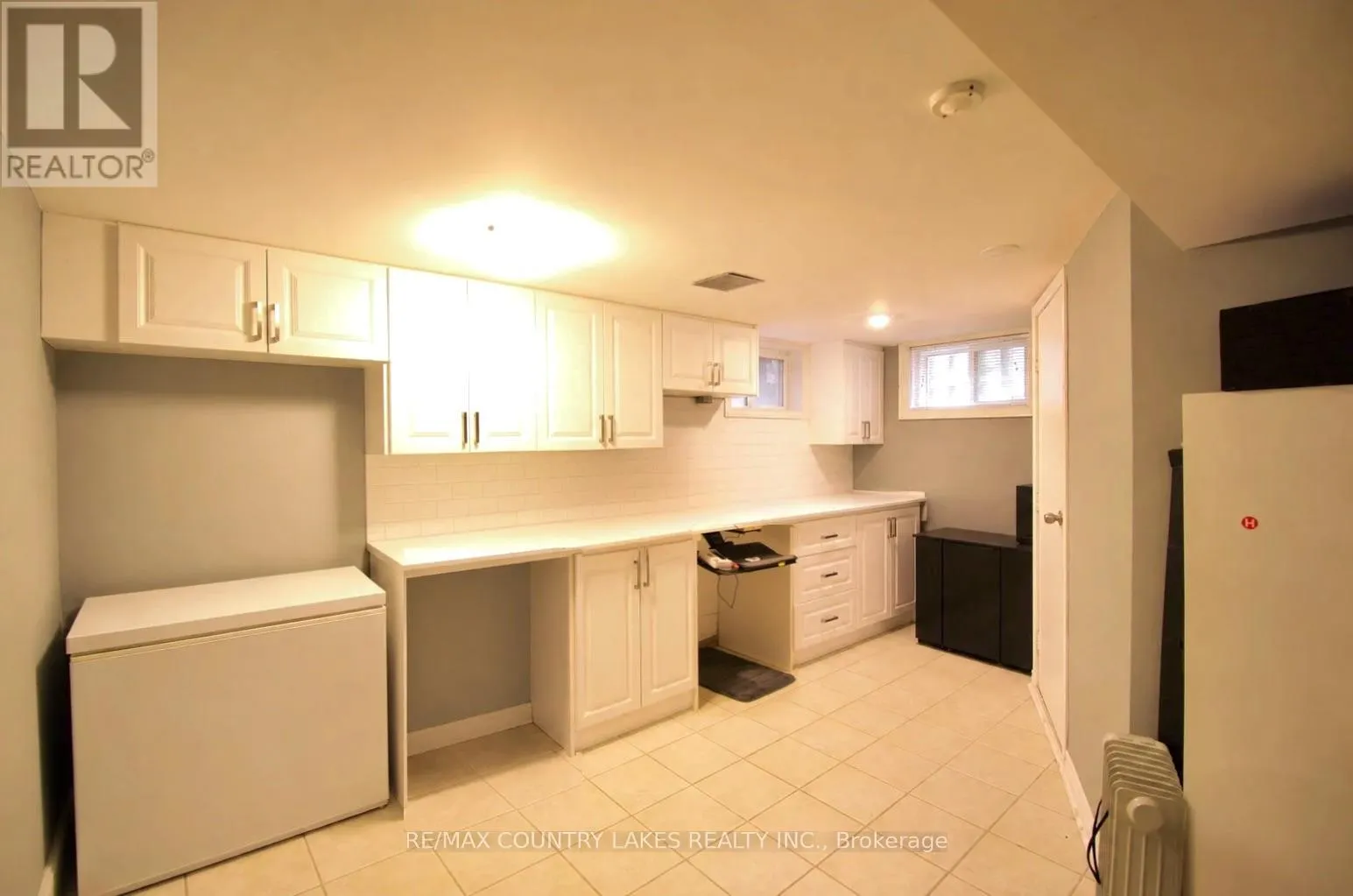 403 WALNUT STREET W