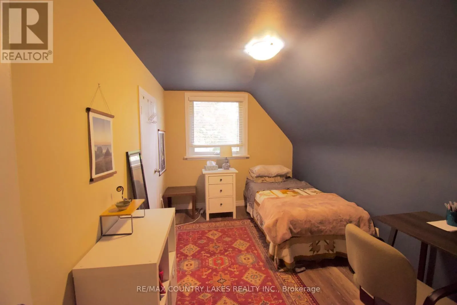 403 WALNUT STREET W