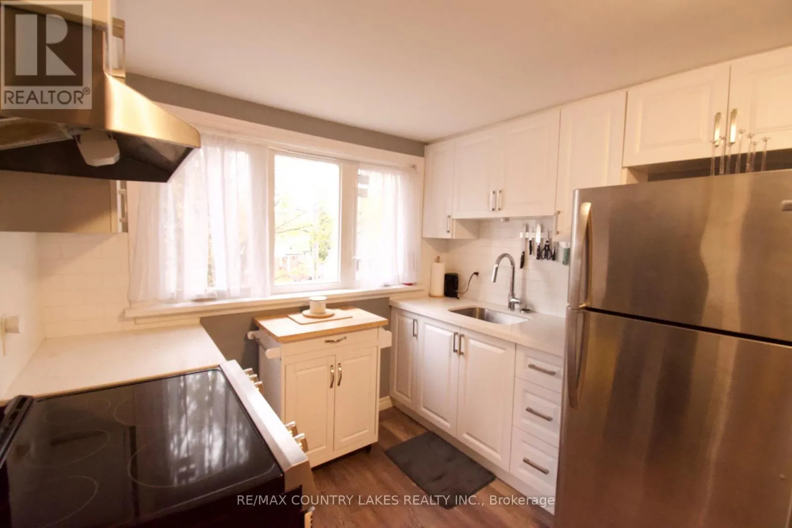 403 WALNUT STREET W