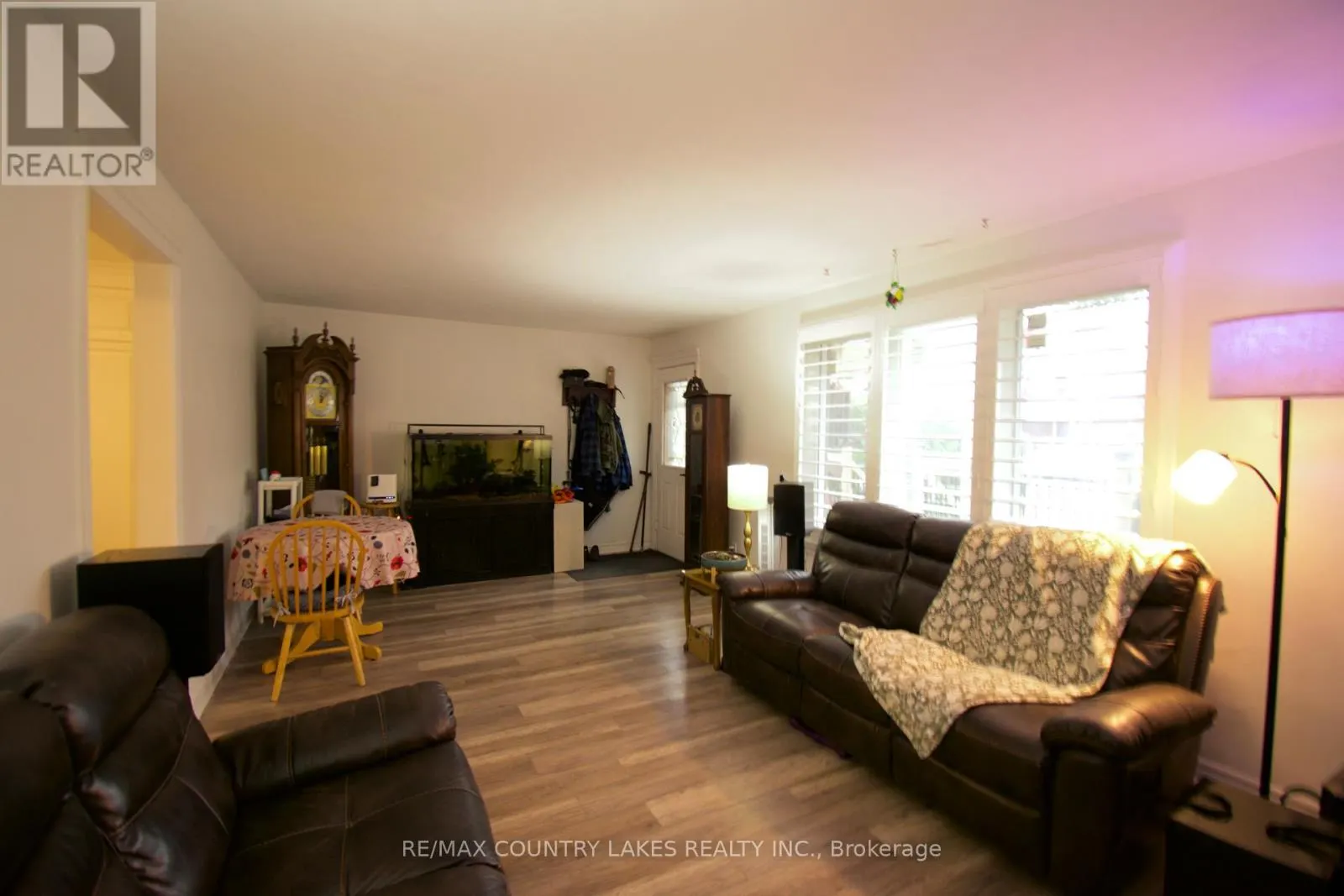 403 WALNUT STREET W