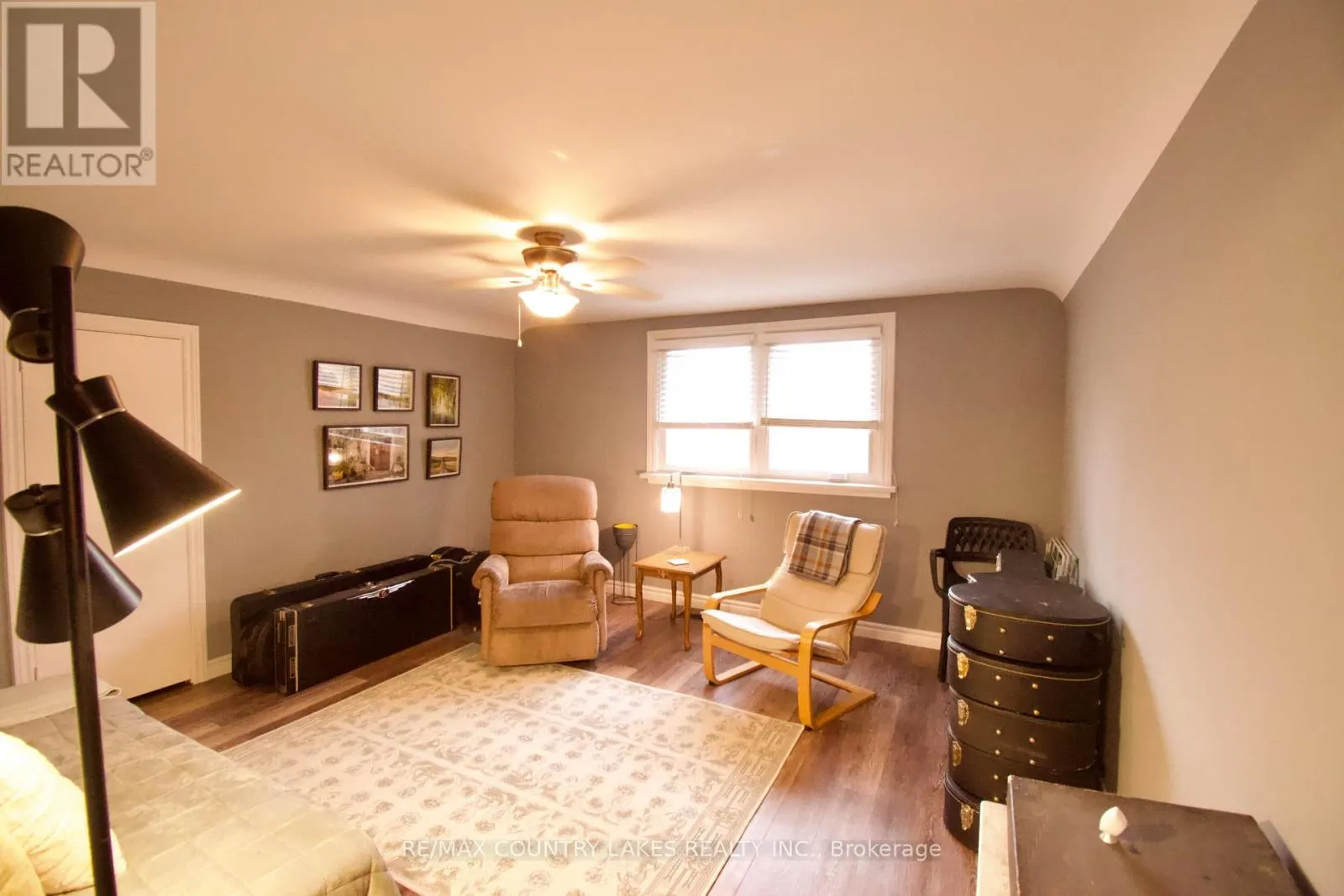 403 WALNUT STREET W