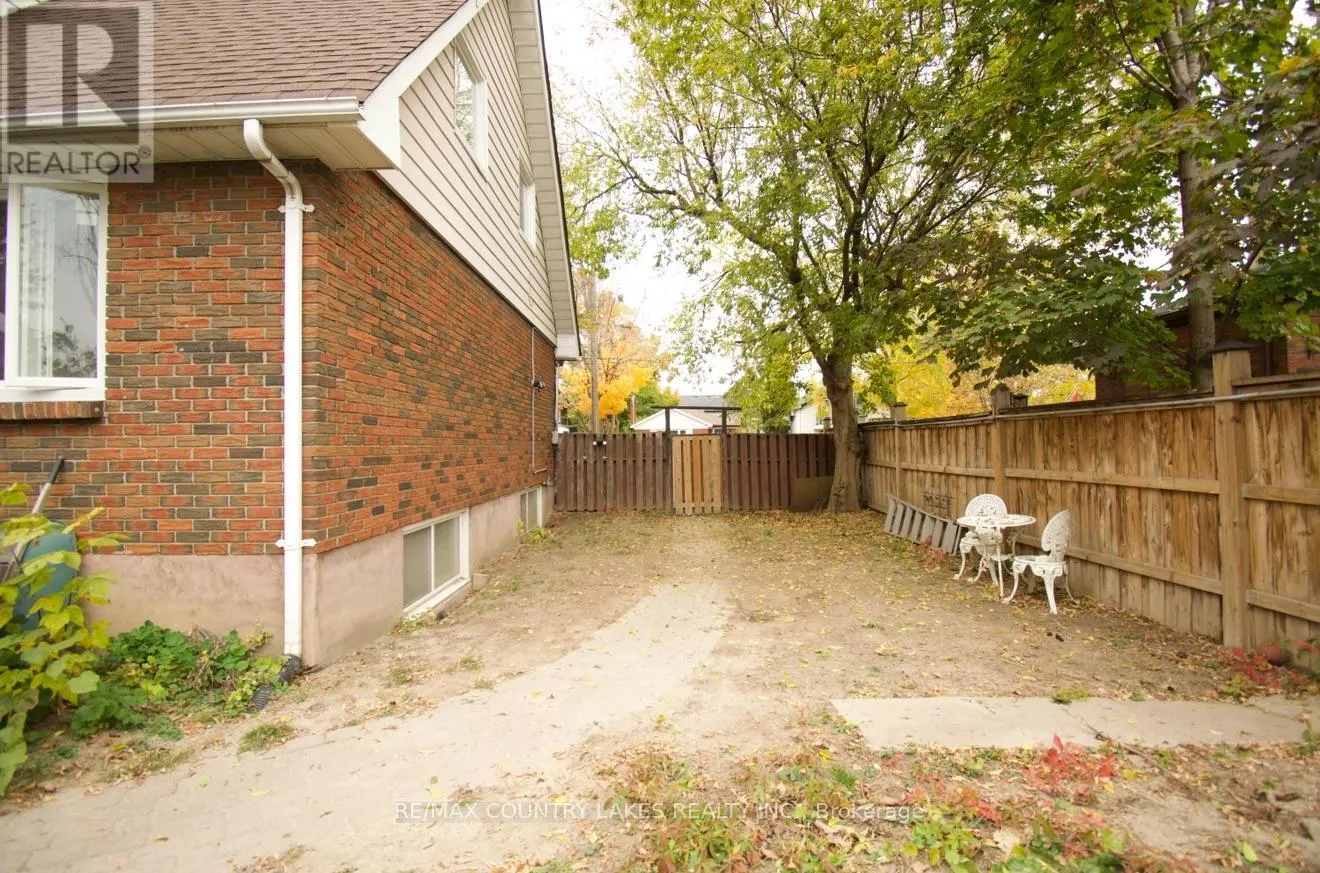 403 WALNUT STREET W