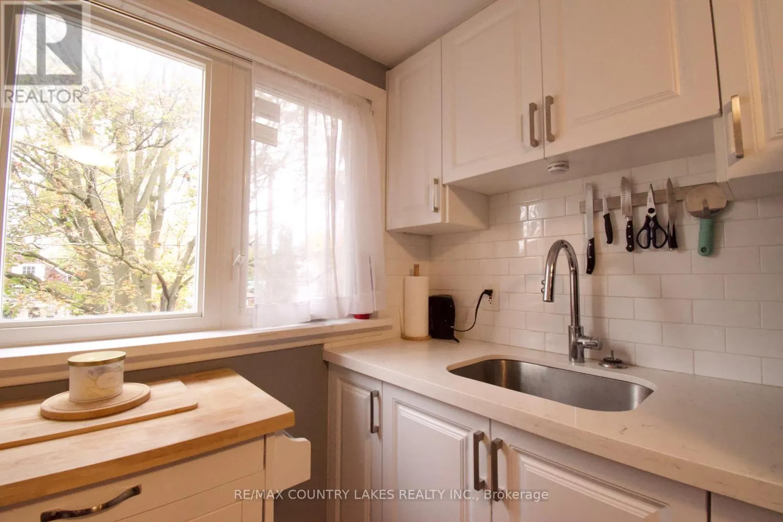 403 WALNUT STREET W