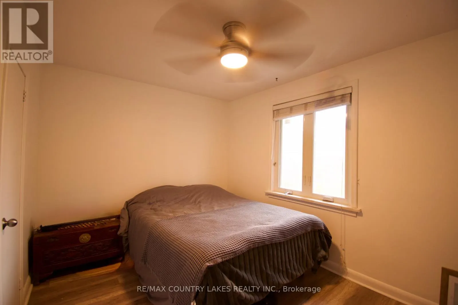403 WALNUT STREET W