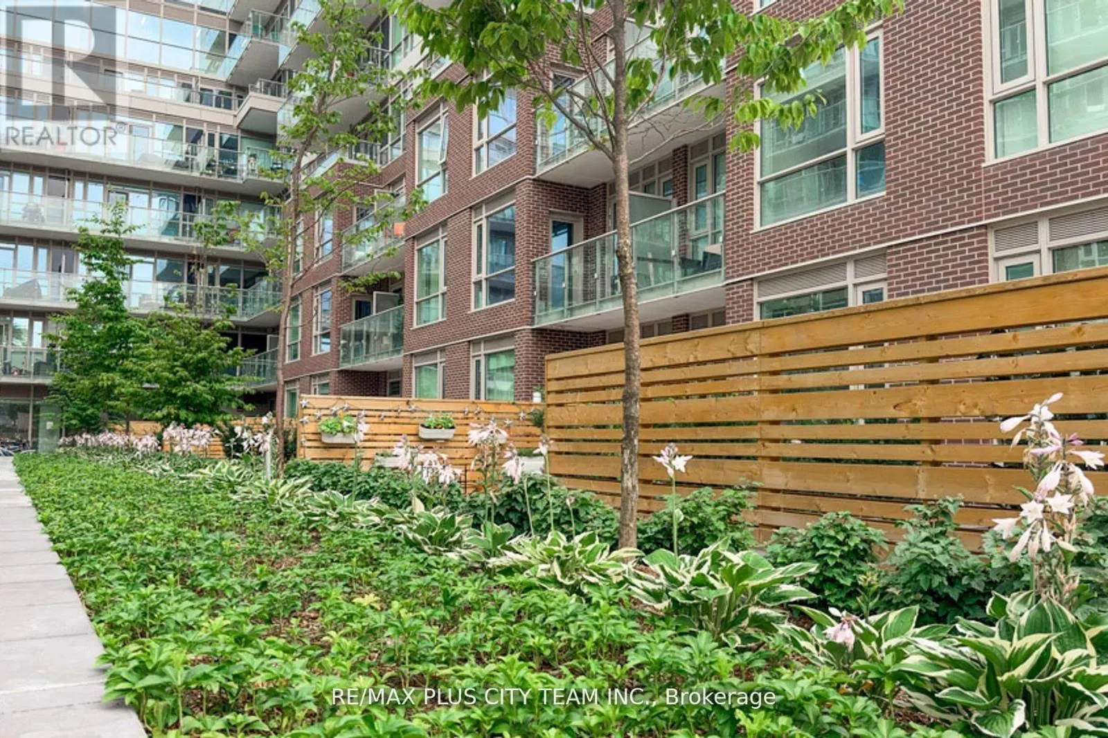 720 - 150 LOGAN AVENUE